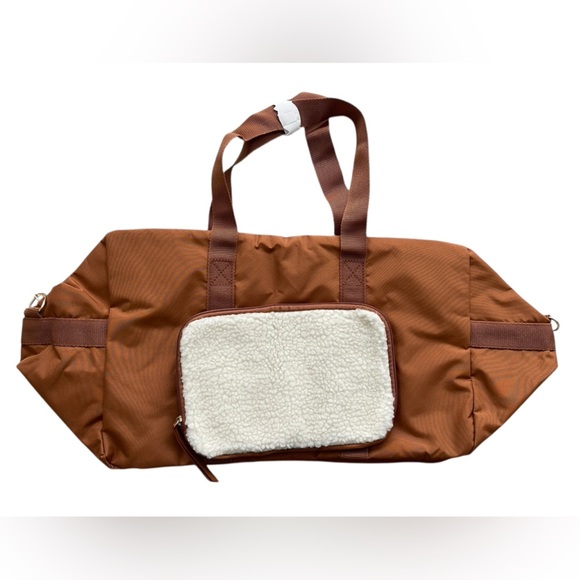 DSW Weekender Duffle Bag - Picture 1 of 6